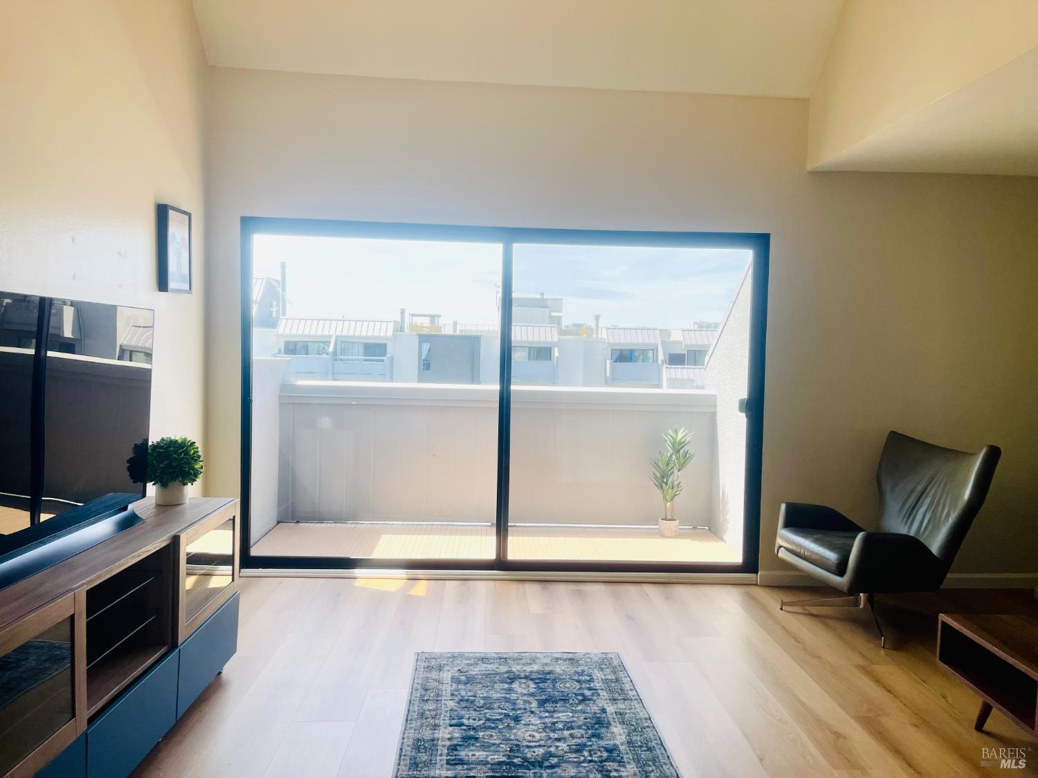 1 Embarcadero West, Unit 355 Oakland, CA 94607 - Photo 4 of 20