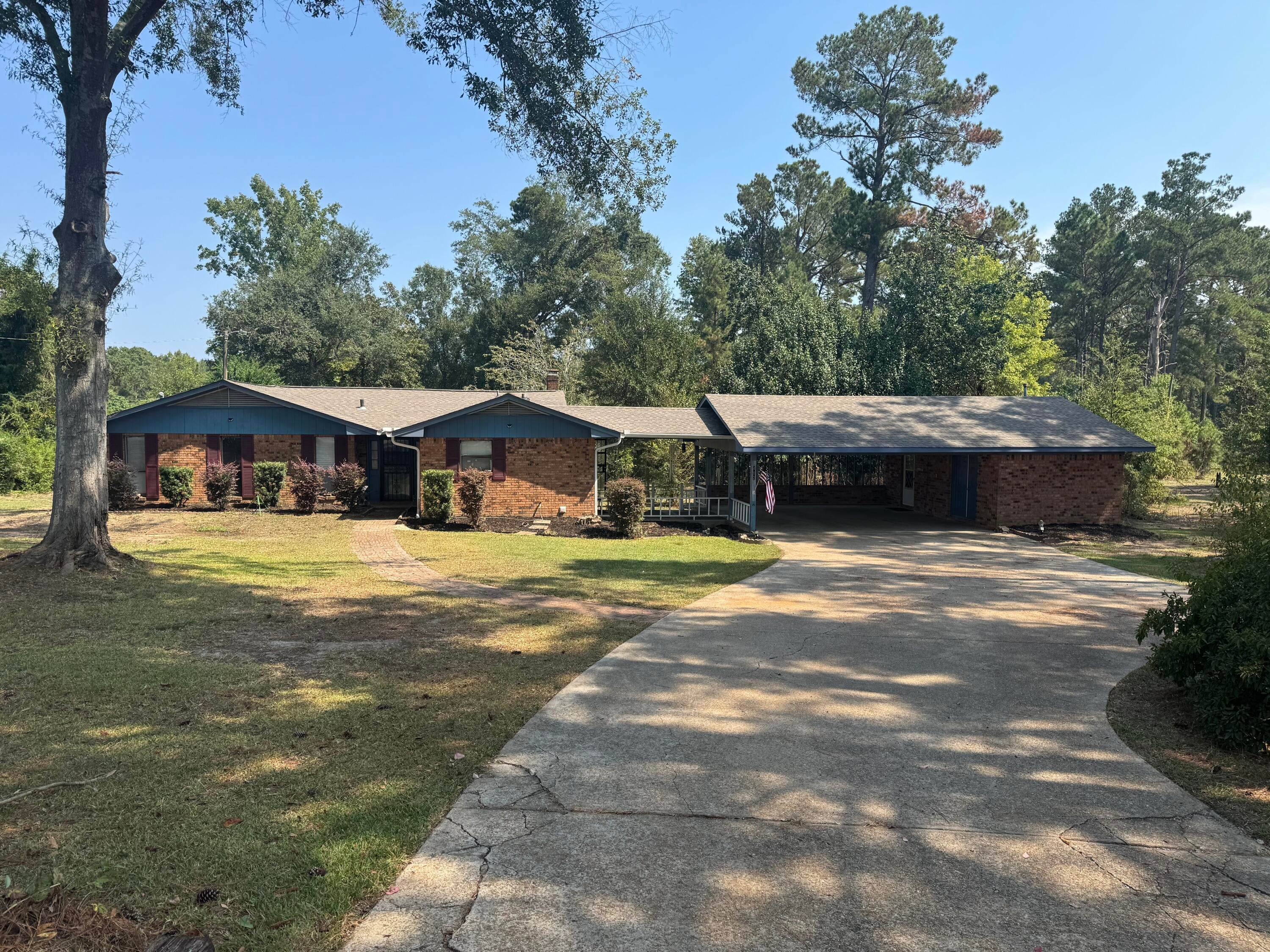 402 Kelly Creek Road Collins, MS 39428 - Photo 1 of 1 Front of Home