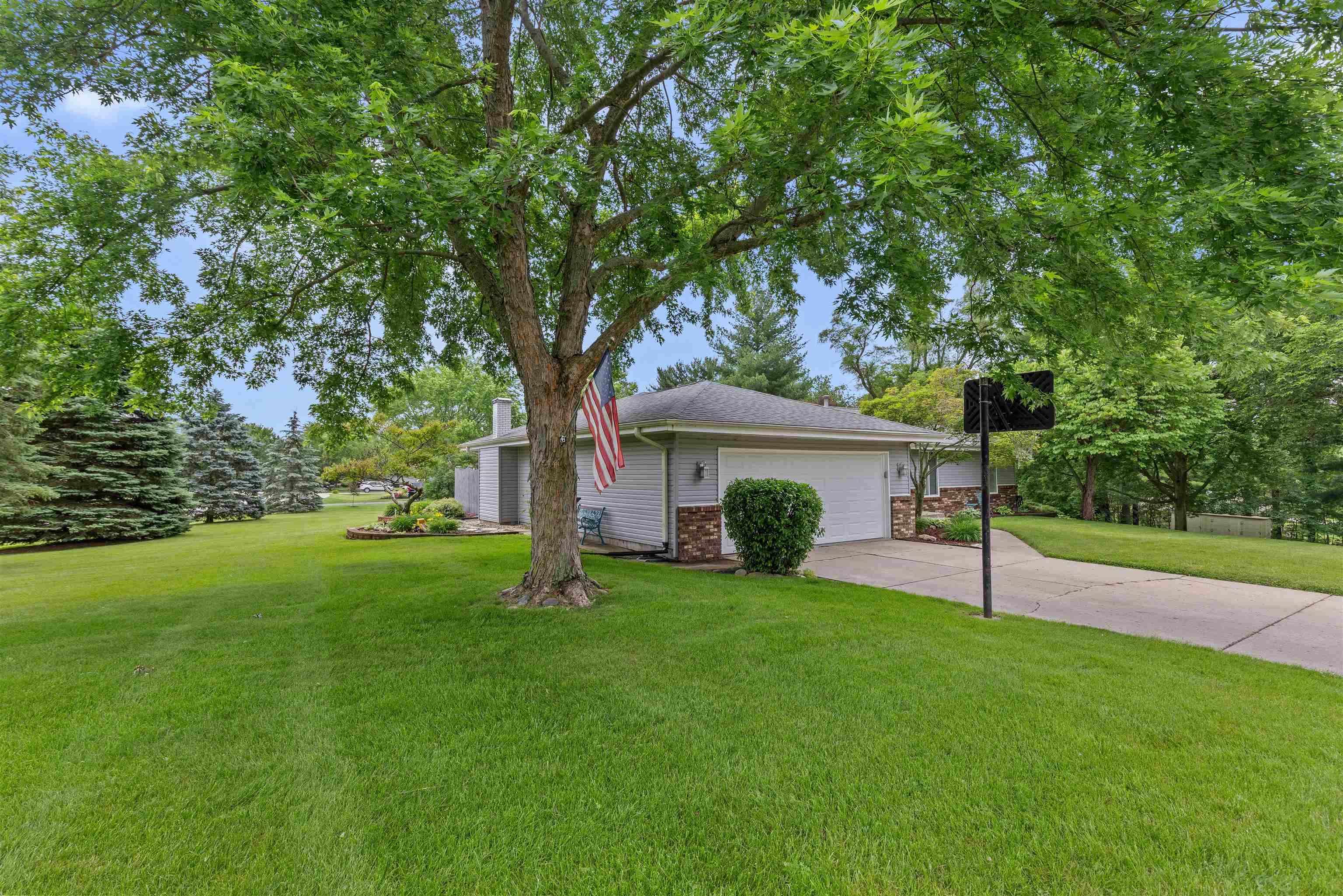 12053 Bend River Road Roscoe, IL 61073 - Photo 2 of 25 Gallery Image 2