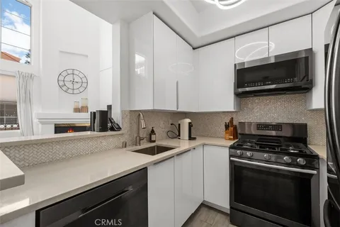 $3,000 | 7110 La Tijera Boulevard, Unit J202, Los Angeles, CA 90045