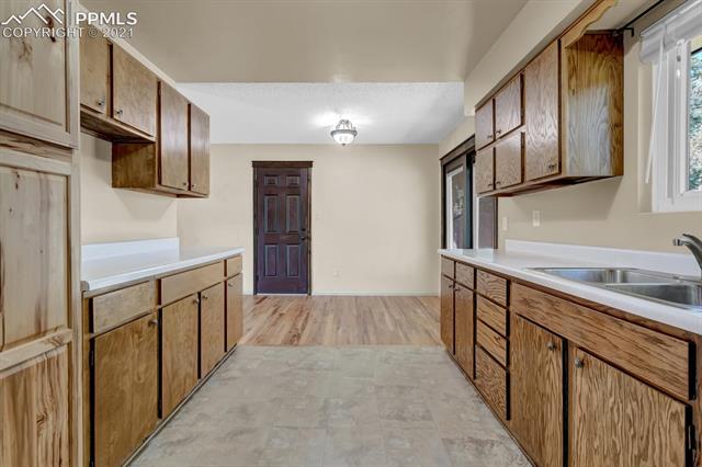 1301 Osgood Road Colorado Springs, CO 80915 - Photo 13 of 28