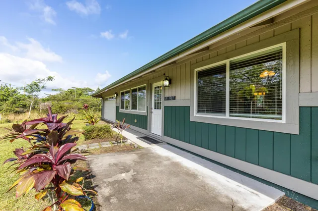 view of a yard with plants