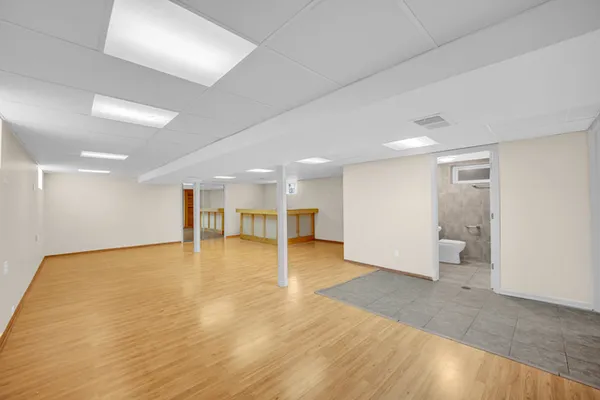$3,000 | 7520 West Carmen Avenue, Harwood Heights, IL 60706