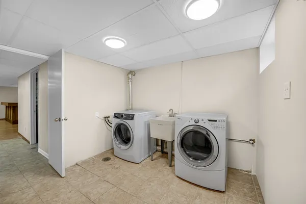 $3,000 | 7520 West Carmen Avenue, Harwood Heights, IL 60706