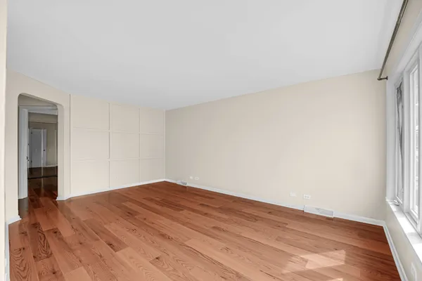 $3,000 | 7520 West Carmen Avenue, Harwood Heights, IL 60706