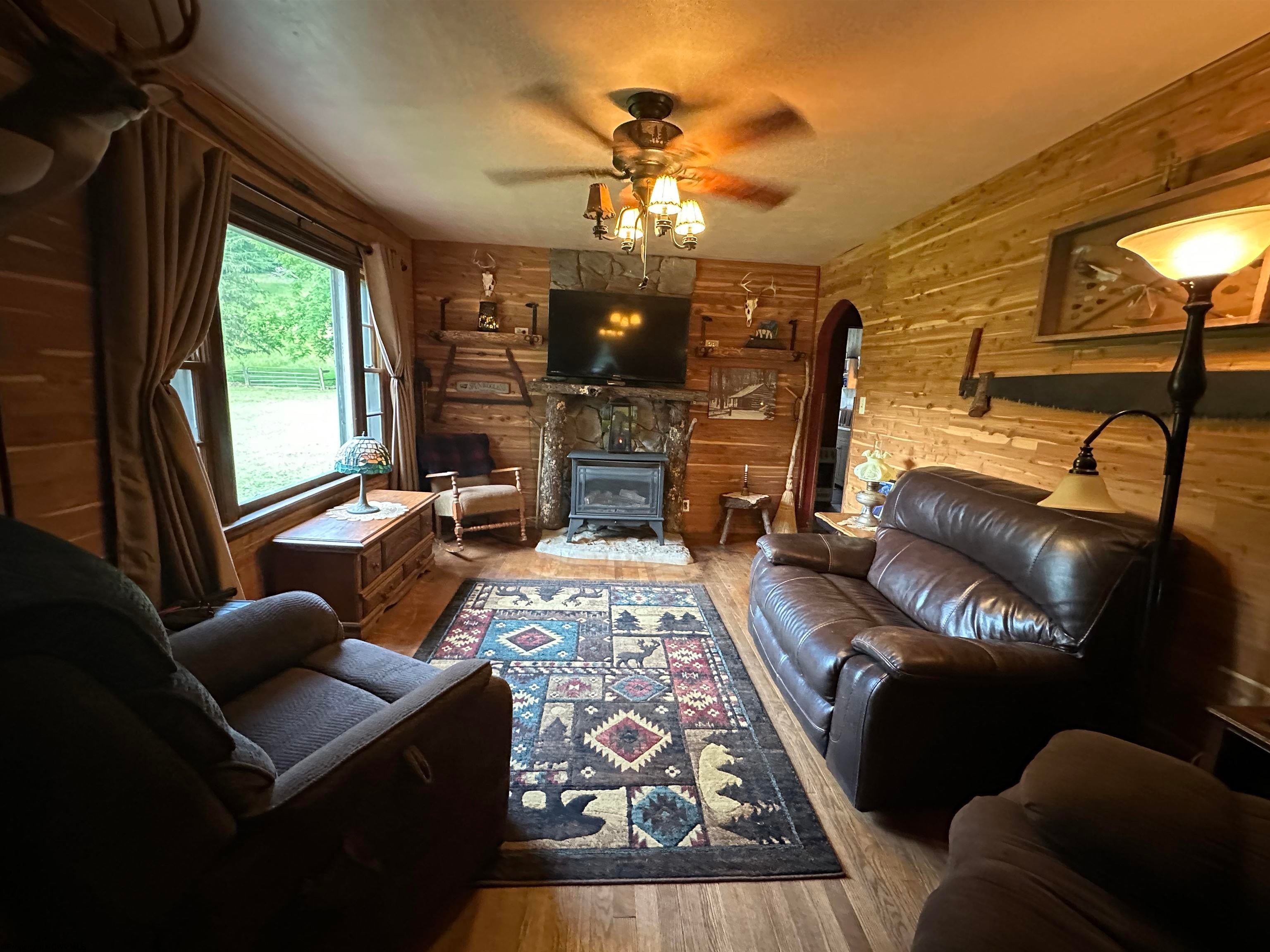 453 Salt Lick Road Mannington, WV 26582 - Photo 4 of 47 Gallery Image 4