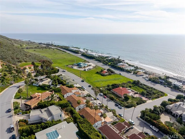 $4,250 | 11813 Ellice Street, Malibu, CA 90265