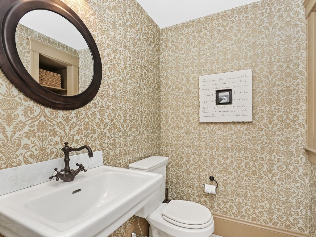 78 Halcyon Road Newton, MA 02459 - Photo 9 of 30 Gallery Image 9