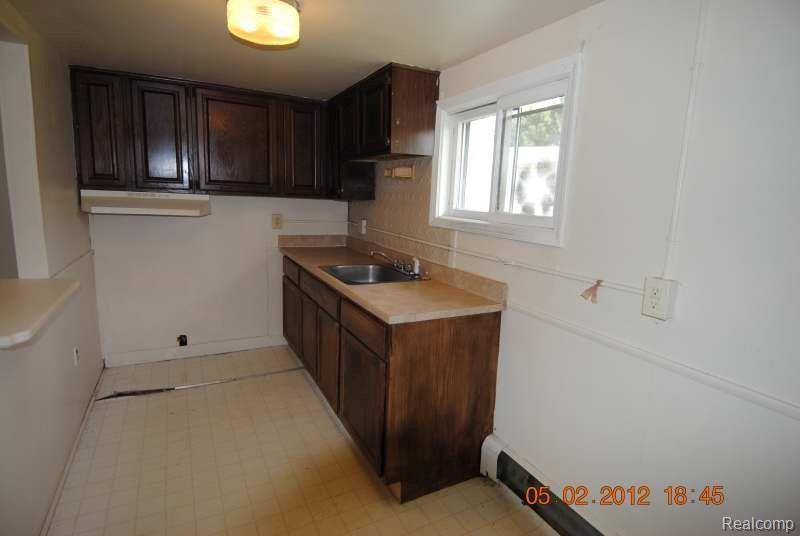 6360 Bunton Road Ypsilanti, MI 48197 - Photo 13 of 21 Unit 3 Kitchen.JPG