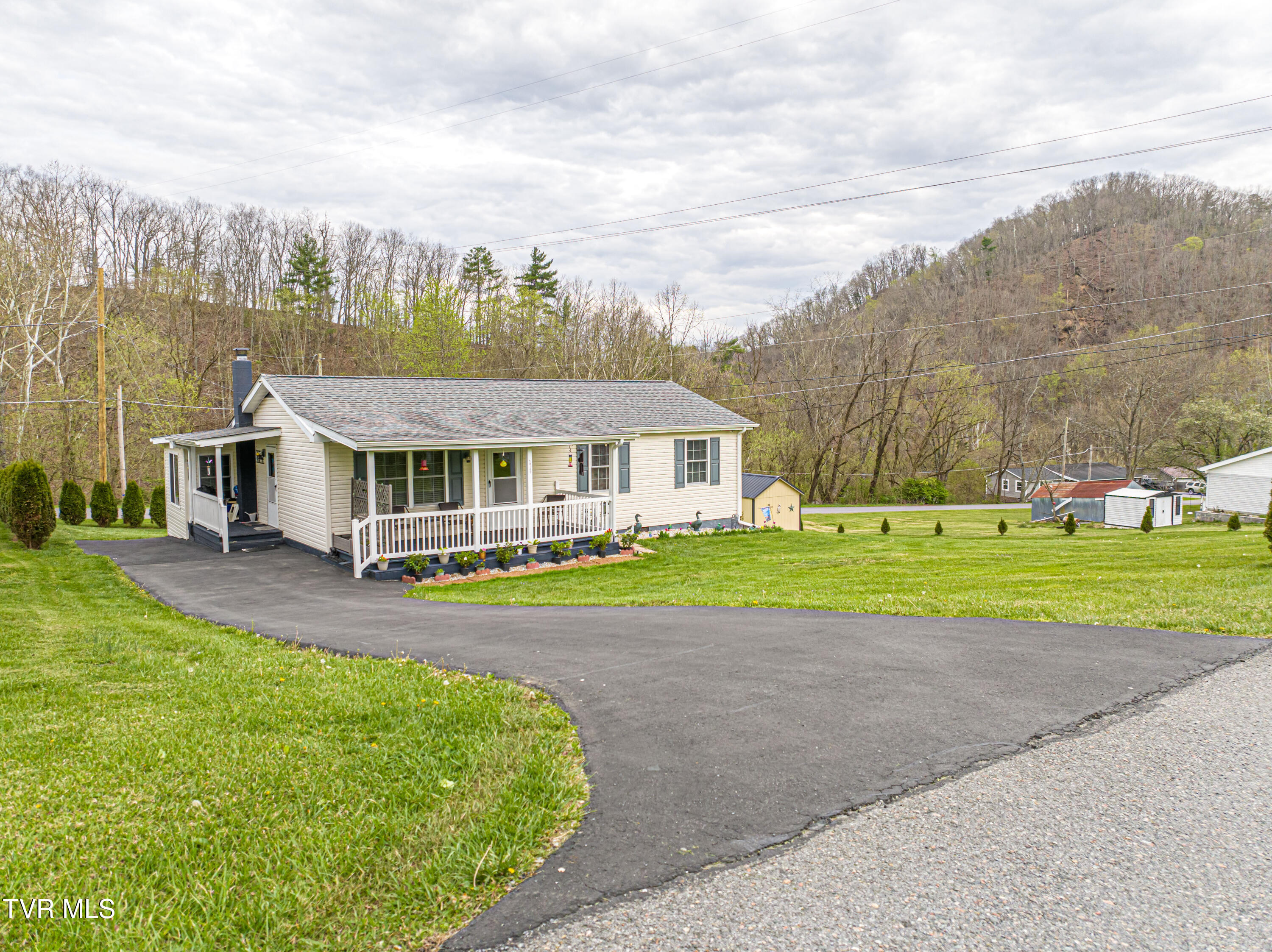 18160 Ridgeview Drive Abingdon, VA 24211 - Photo 1 of 48 Ridgeview-05