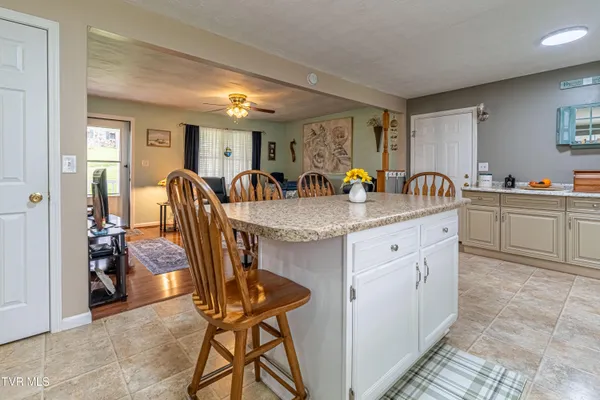 $249,000 | 18160 Ridgeview Drive, Abingdon, VA 24211