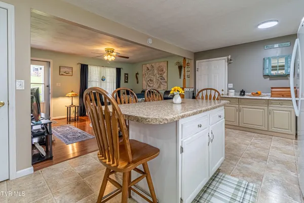 $249,000 | 18160 Ridgeview Drive, Abingdon, VA 24211