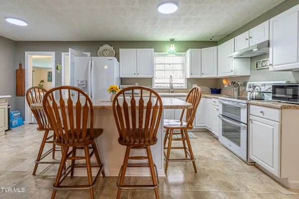 $249,000 | 18160 Ridgeview Drive, Abingdon, VA 24211