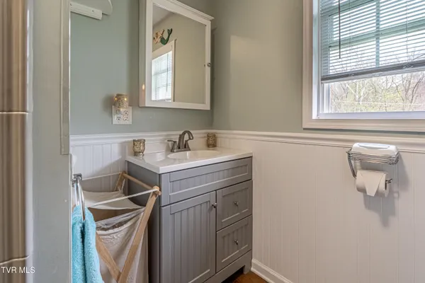 $249,000 | 18160 Ridgeview Drive, Abingdon, VA 24211