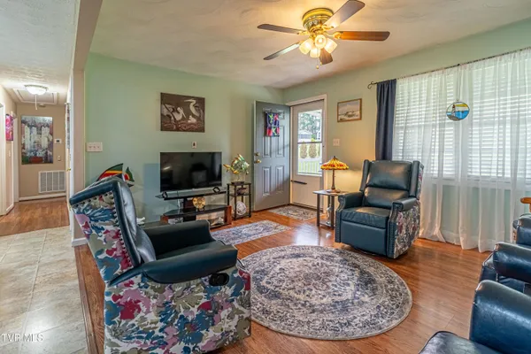 $249,000 | 18160 Ridgeview Drive, Abingdon, VA 24211