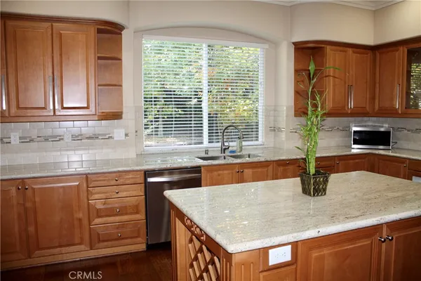 $6,750 | 42 Clear Creek, Irvine, CA 92620
