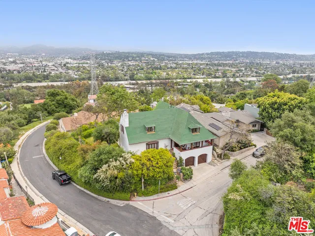 $2,995,000 | 3806 Carnavon Way, Los Angeles, CA 90027
