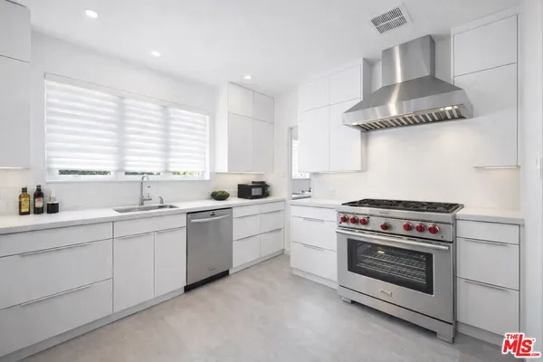 $2,795,000 | 3806 Carnavon Way, Los Angeles, CA 90027