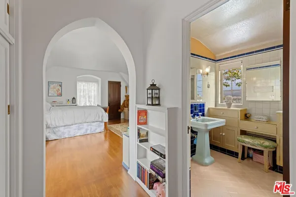 $2,795,000 | 3806 Carnavon Way, Los Angeles, CA 90027