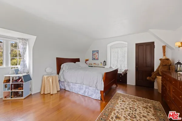 $2,795,000 | 3806 Carnavon Way, Los Angeles, CA 90027