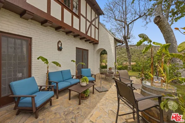 $2,795,000 | 3806 Carnavon Way, Los Angeles, CA 90027