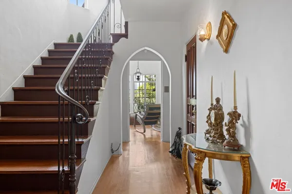 $2,795,000 | 3806 Carnavon Way, Los Angeles, CA 90027
