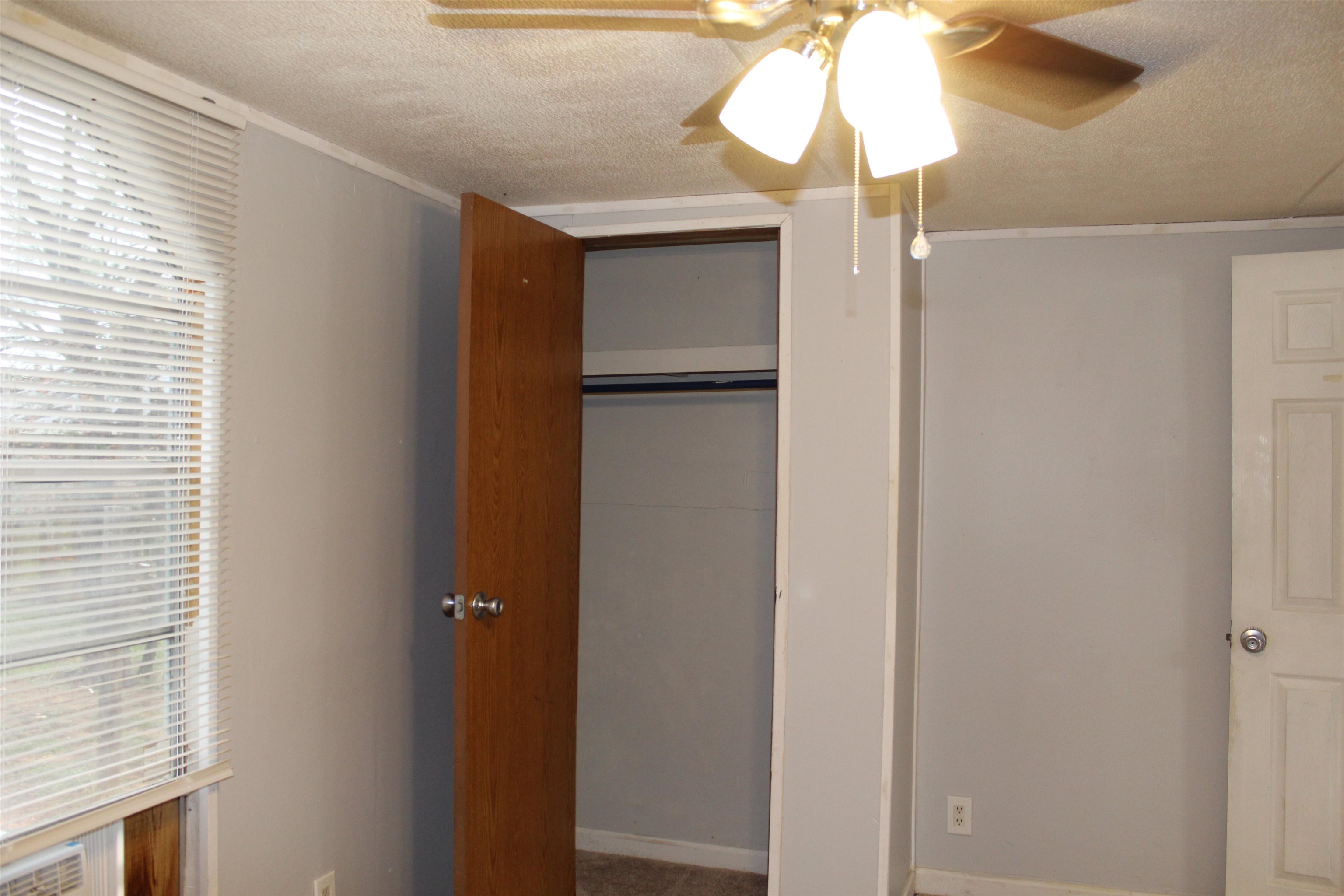 919 Austin Street Kingsland, TX 78639 - Photo 6 of 7 a window in a room