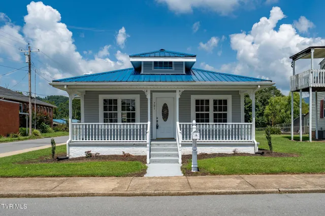 $1,500 | 701 1st Street, Elizabethton, TN 37643