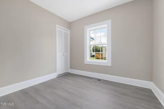 $1,500 | 701 1st Street, Elizabethton, TN 37643