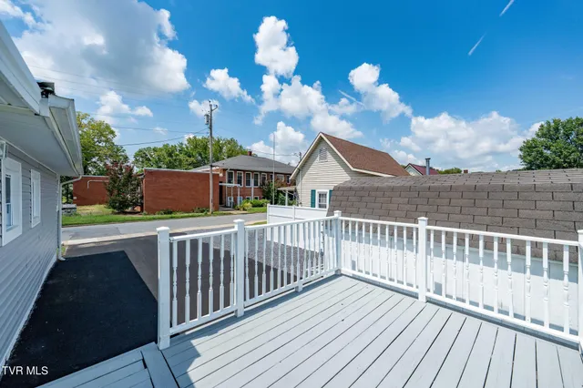 $1,500 | 701 1st Street, Elizabethton, TN 37643