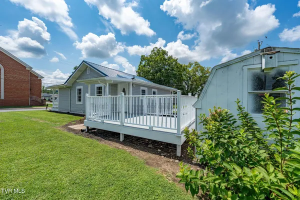 $1,500 | 701 1st Street, Elizabethton, TN 37643