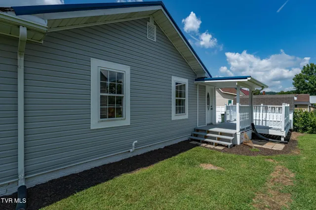 $1,500 | 701 1st Street, Elizabethton, TN 37643