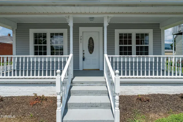$1,500 | 701 1st Street, Elizabethton, TN 37643