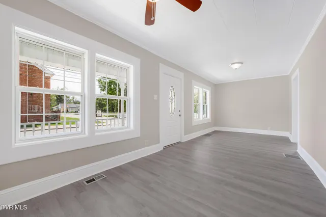 $1,500 | 701 1st Street, Elizabethton, TN 37643