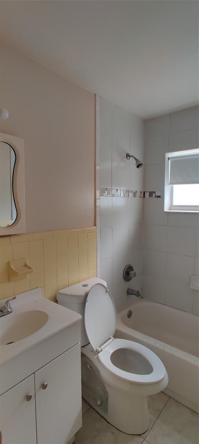 1473 Silver Beach Road Riviera Beach, FL 33404 - Photo 7 of 8 Photo 7