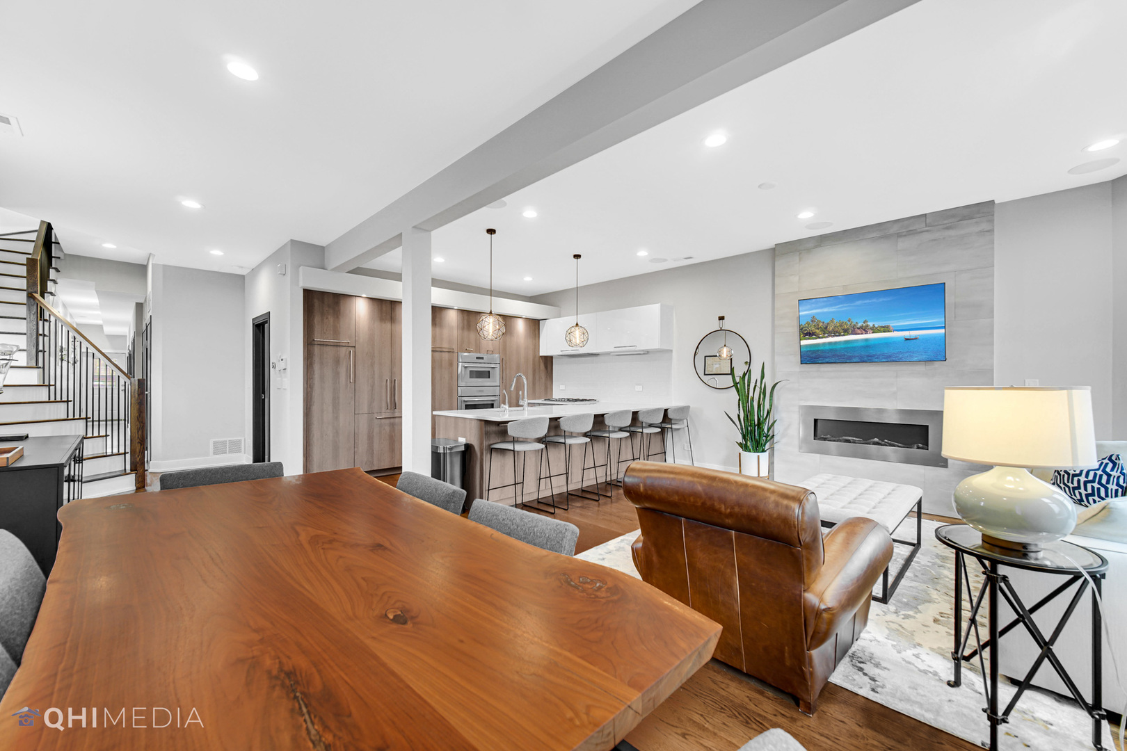 2238 West Walton Street, Unit 3 Chicago, IL 60622 - Photo 11 of 29 a living room with furniture a large window and table