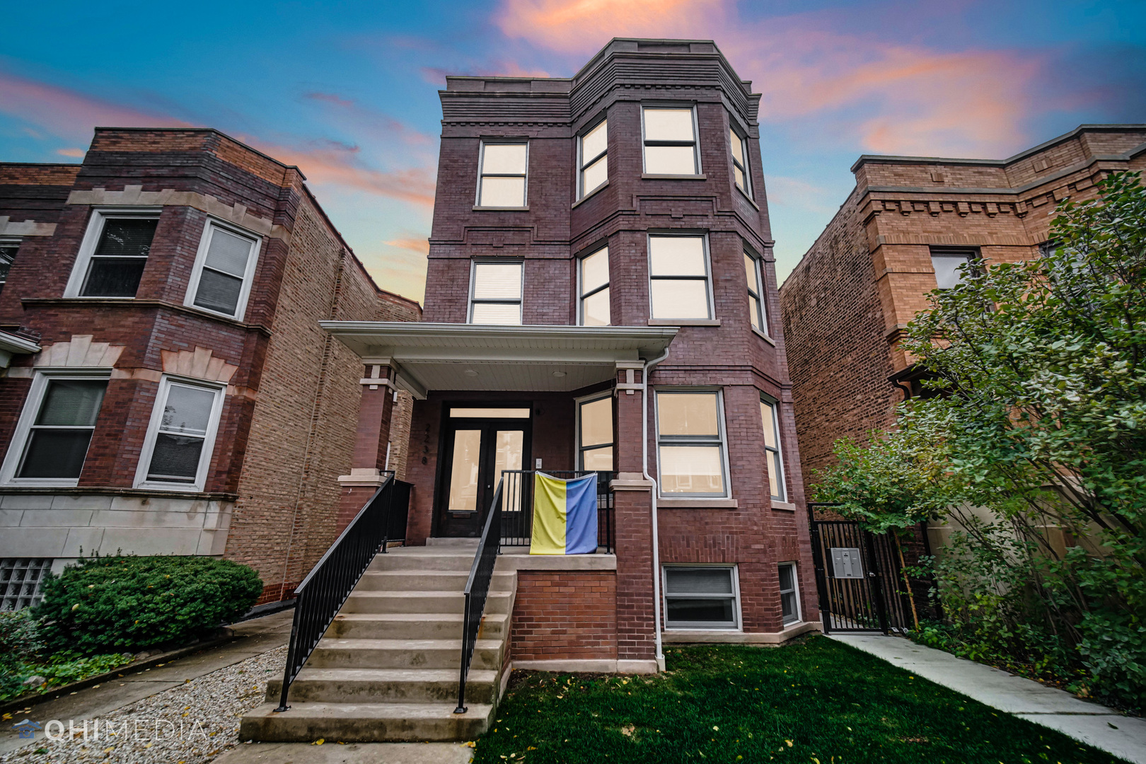 2238 West Walton Street, Unit 3 Chicago, IL 60622 - Photo 2 of 29 a front view of a multi story residential apartment building