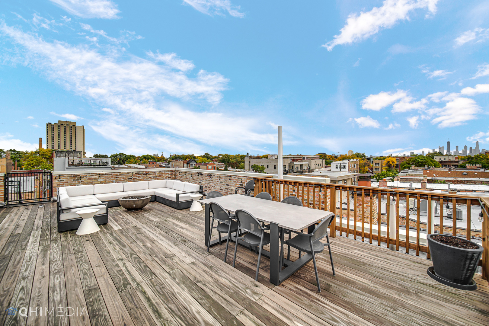 2238 West Walton Street, Unit 3 Chicago, IL 60622 - Photo 23 of 29 a view of roof deck with patio