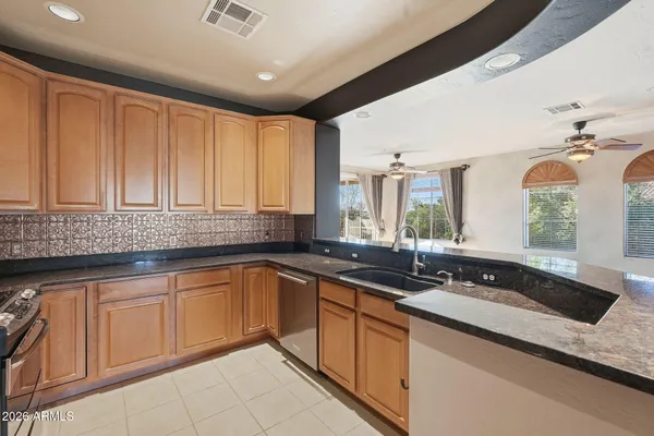 $389,500 | 10655 North 9th Street, Unit 232, Phoenix, AZ 85020