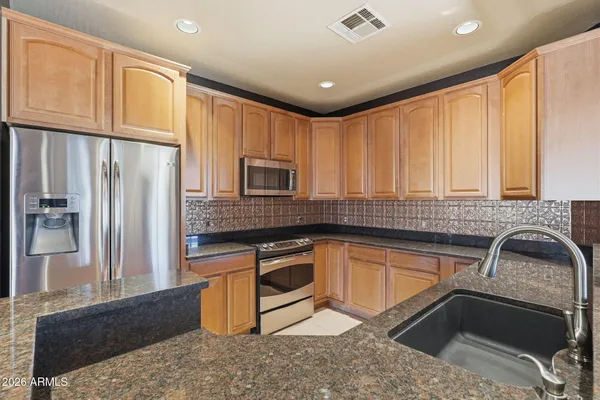 $389,500 | 10655 North 9th Street, Unit 232, Phoenix, AZ 85020