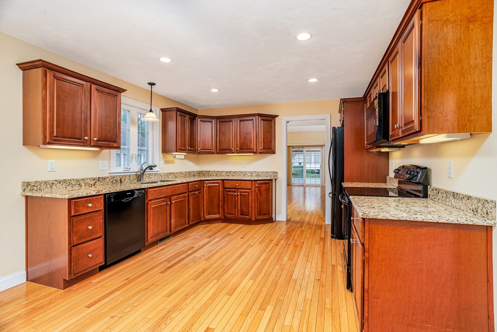 600 Redtail Way, Unit 600 Lancaster, MA 01523 - Photo 2 of 42