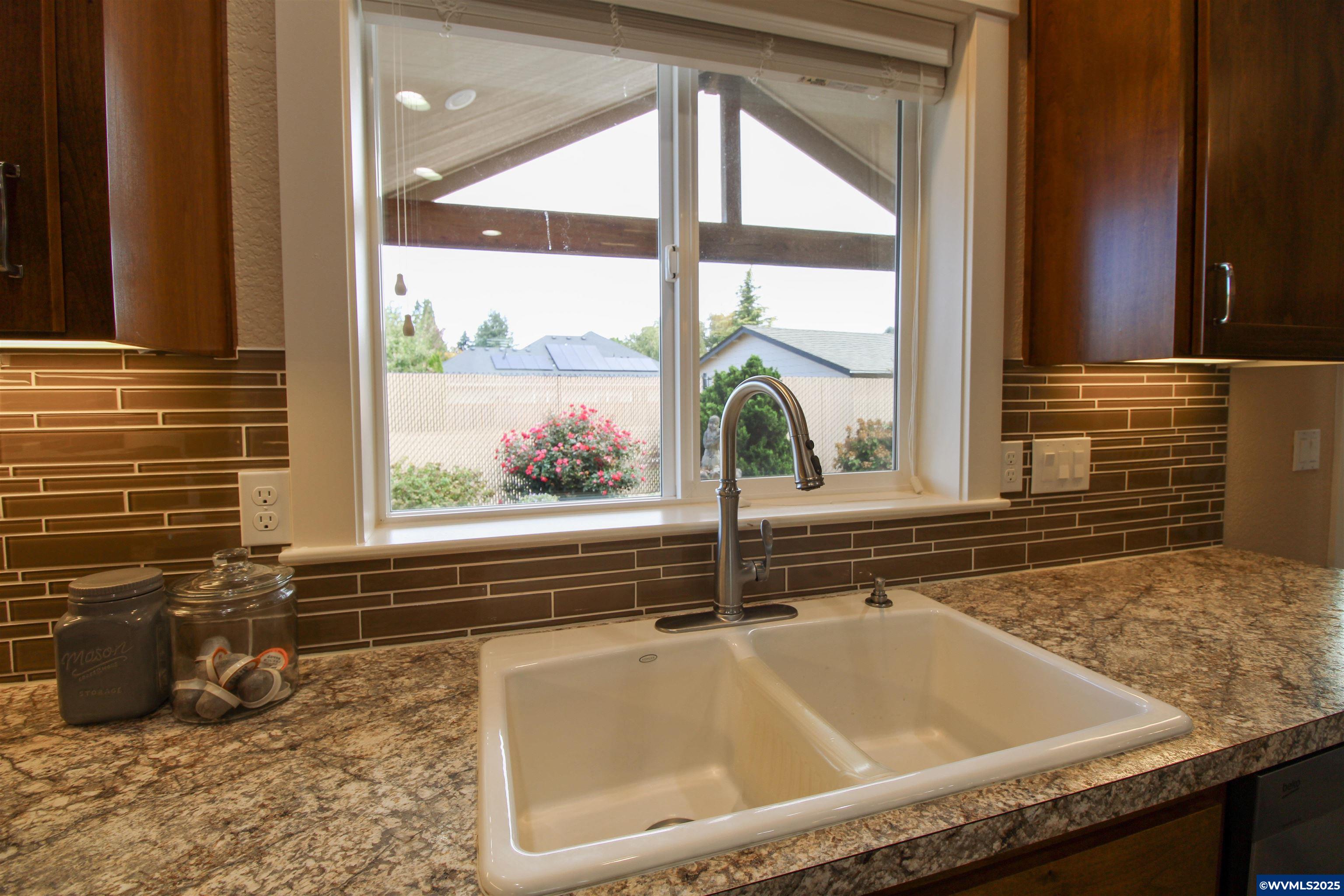 1533 Rafael Court North Keizer, OR 97303 - Photo 11 of 44 Gallery Image 11
