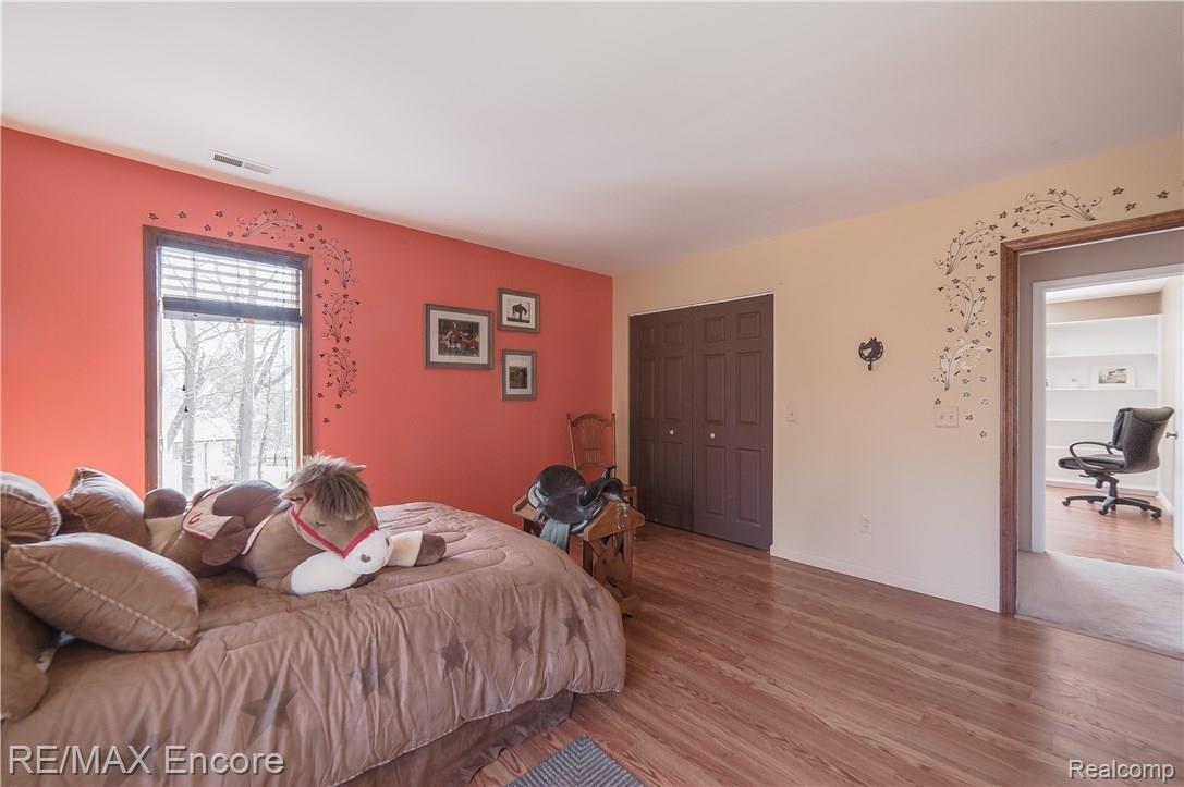 1812 Ridge Road White Lake, MI 48383 - Photo 29 of 44 1812 Ridge Rd-36.jpg