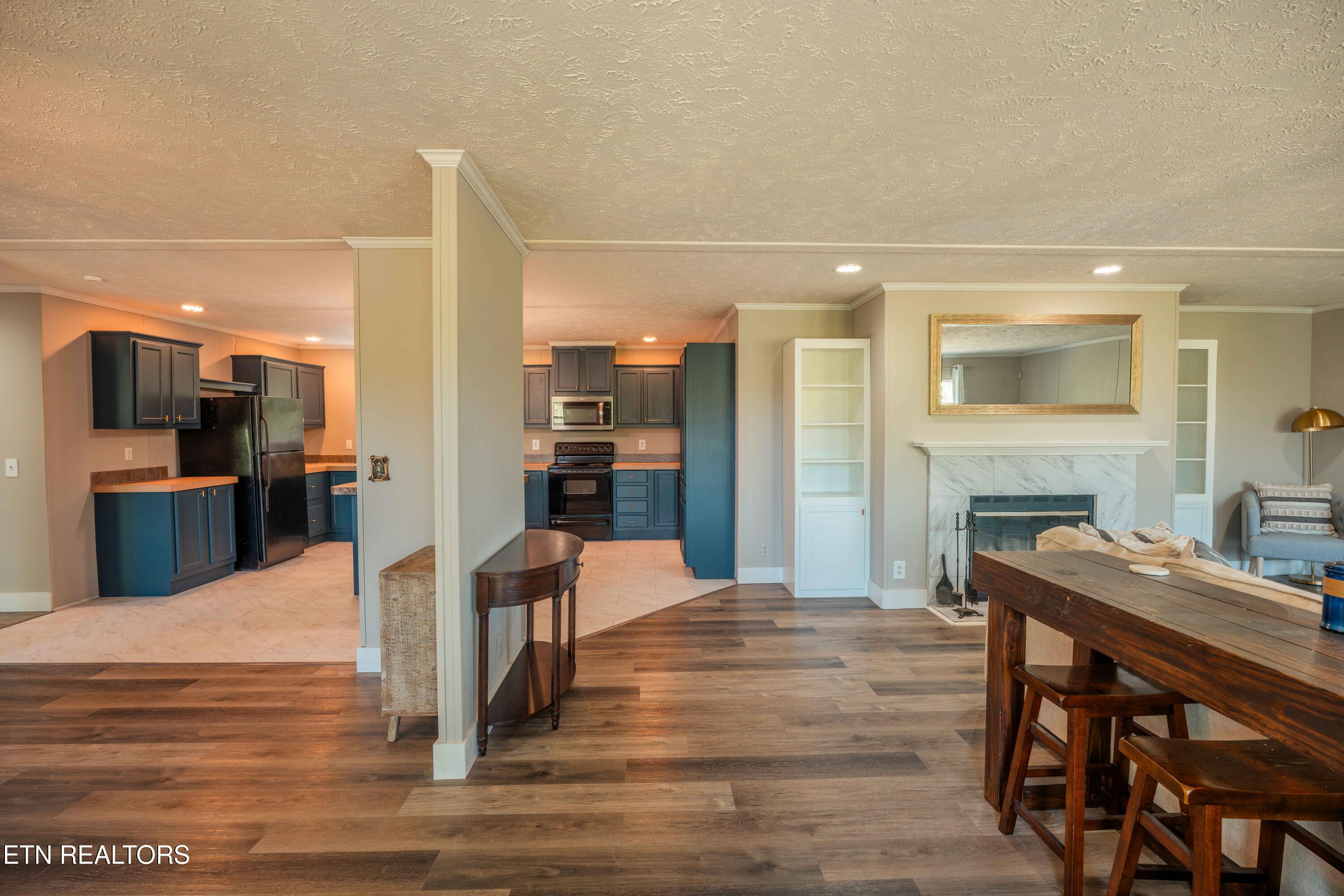 631 Laurel Road Clinton, TN 37716 - Photo 11 of 43 Main Living Area Alternate View