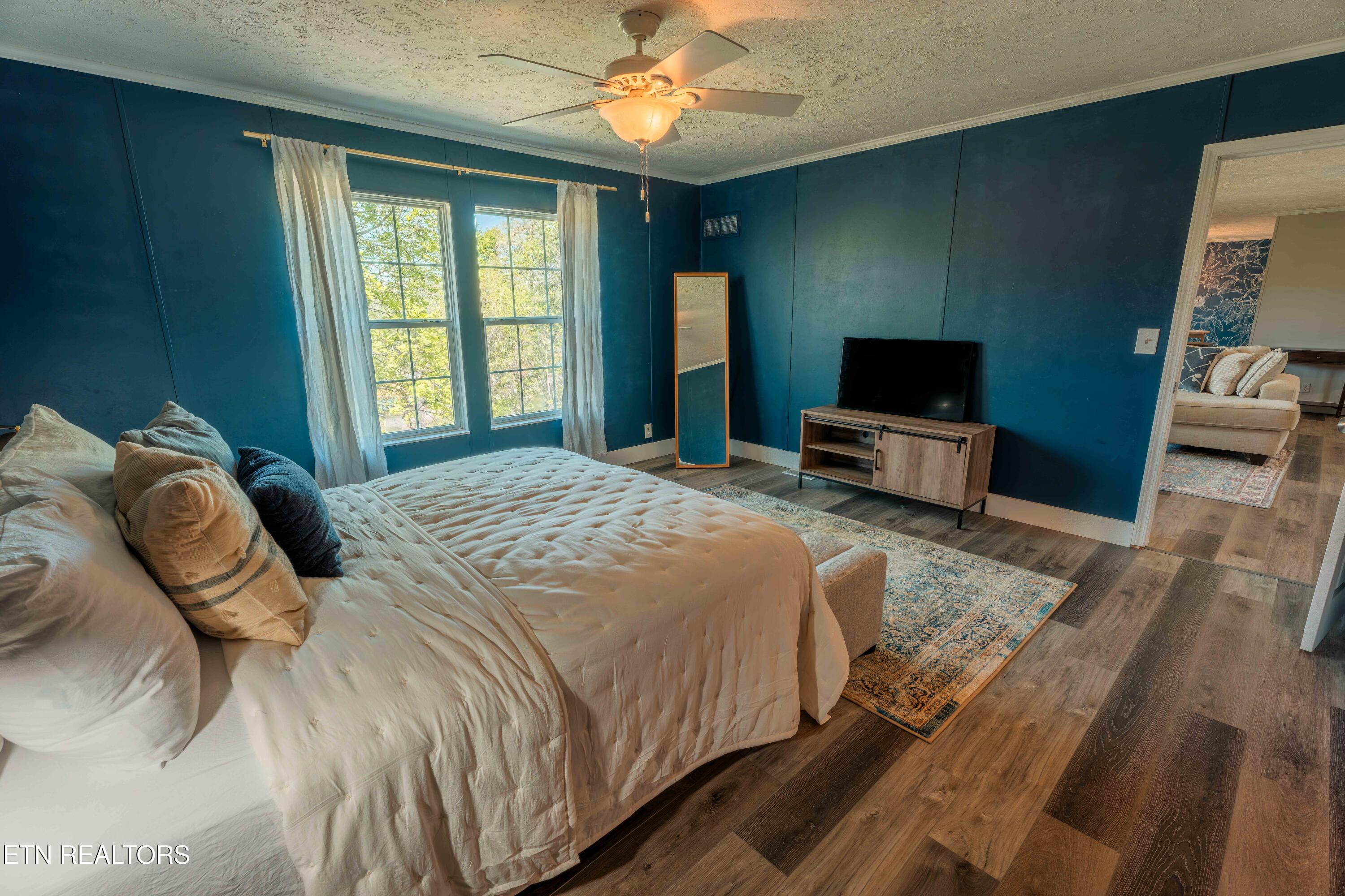 631 Laurel Road Clinton, TN 37716 - Photo 21 of 43 Generous Master Suite