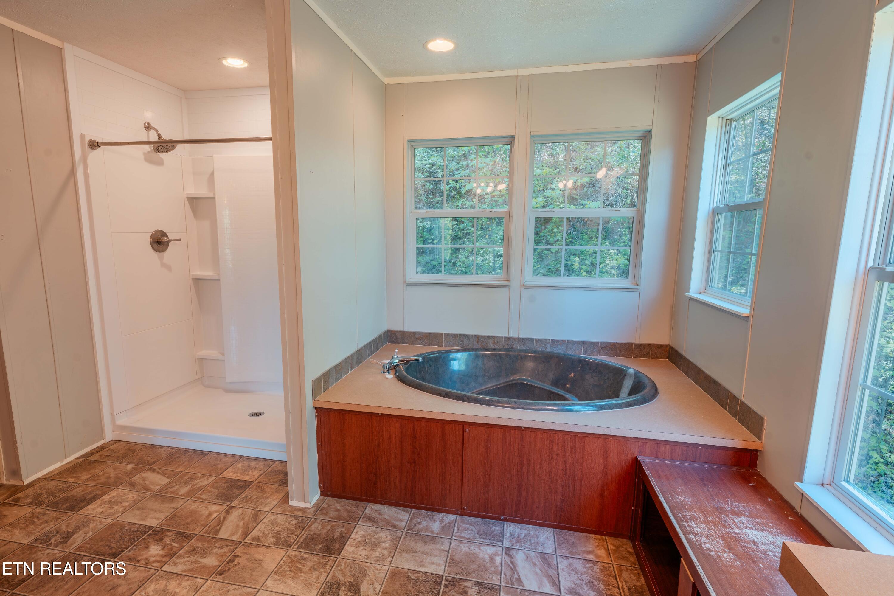 631 Laurel Road Clinton, TN 37716 - Photo 26 of 43 Ensuite Master Bath