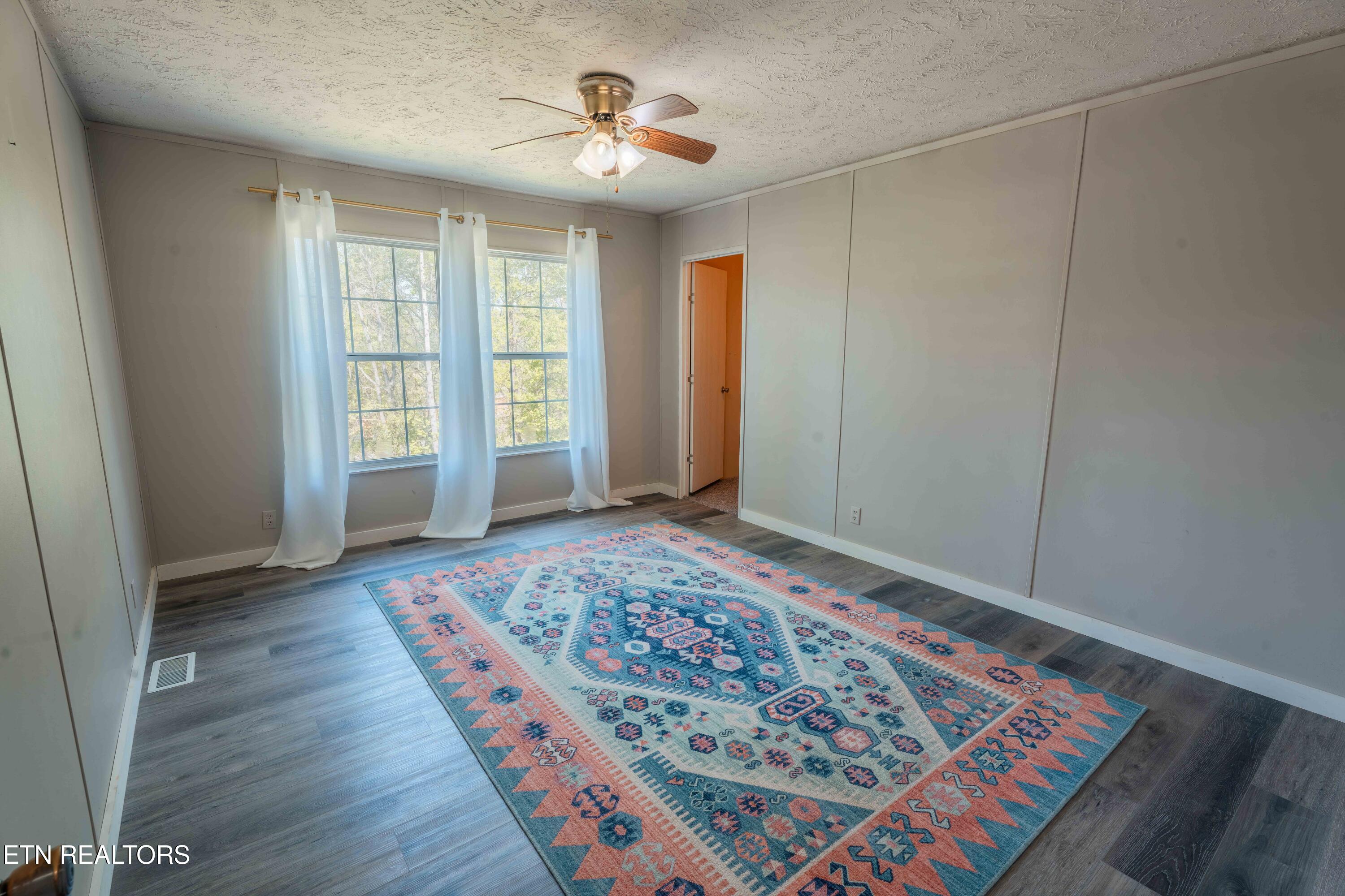 631 Laurel Road Clinton, TN 37716 - Photo 30 of 43 Second Bedroom