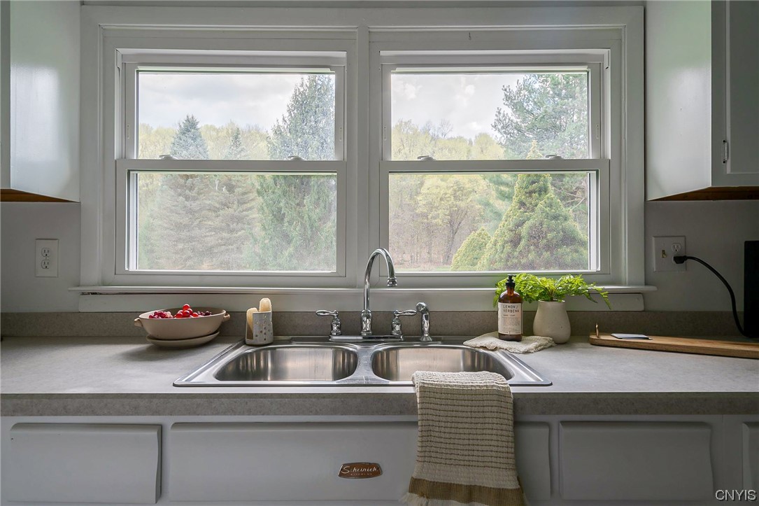 1124 Nottingham Road De Witt, NY 13078 - Photo 31 of 50