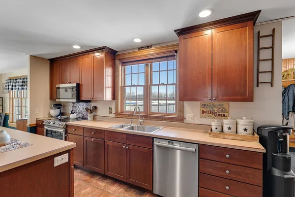 $539,000 | 61 Campbell Bay Road, Swanton, VT 05488
