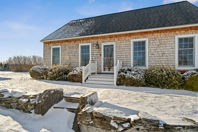 $549,000 | 61 Campbell Bay Road, Swanton, VT 05488